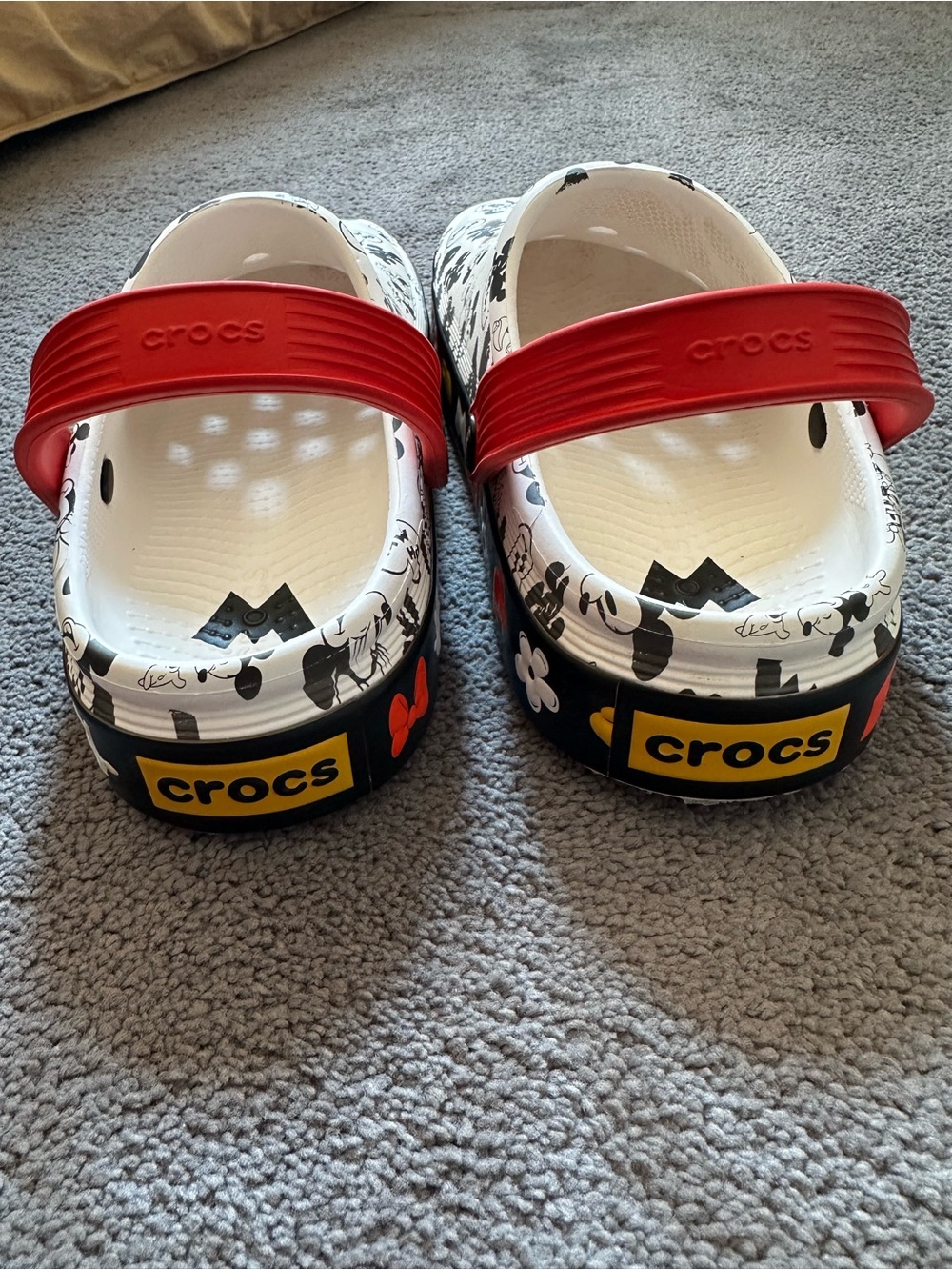 CROCS White Mickey Mouse Print Clogs with Red Strap - Picture 4 of 6